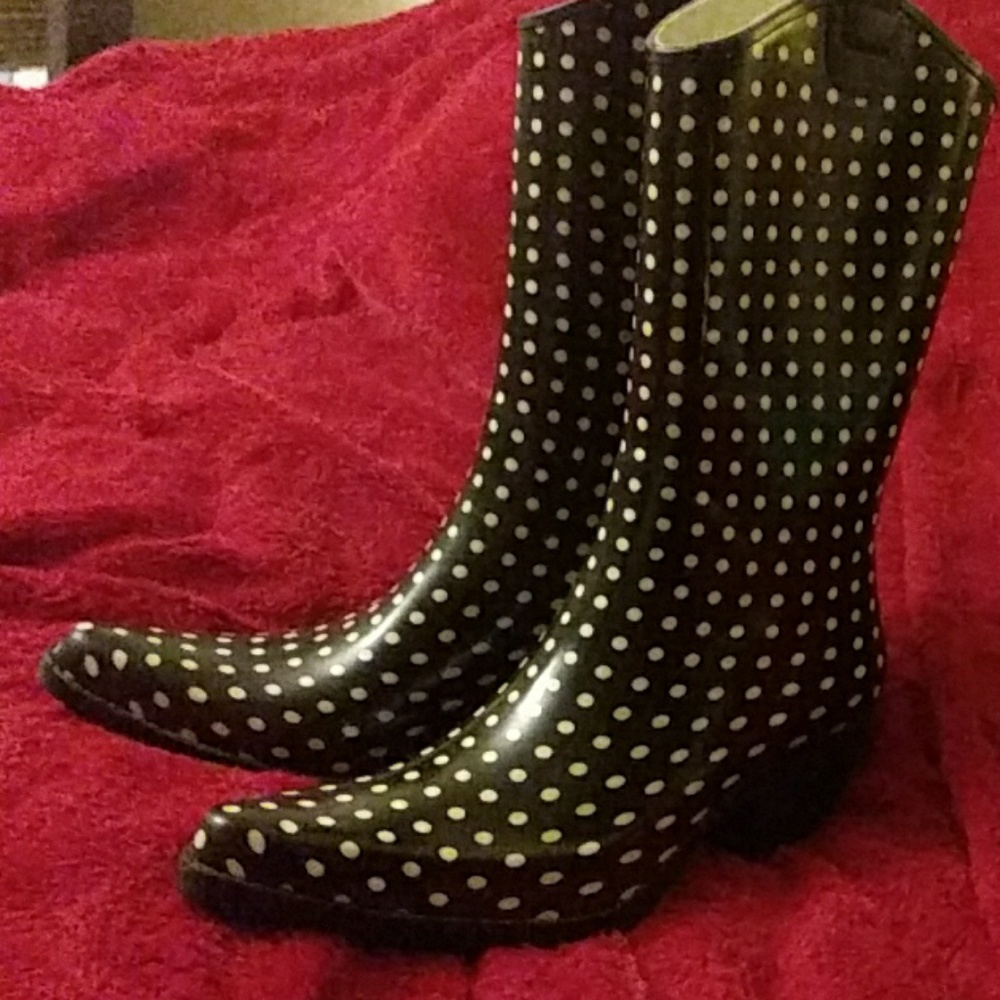 Polka dot rain boots. NWOT